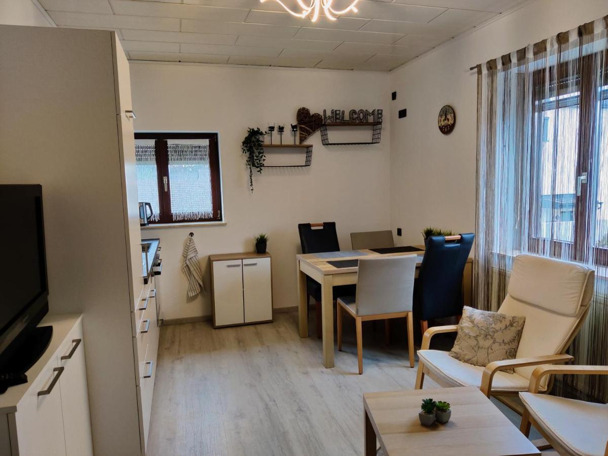 Holiday Home In Quiet Beautiful Area With Two Separate, Modern, Furnished Apartments Deutsch-Wagram Luaran gambar