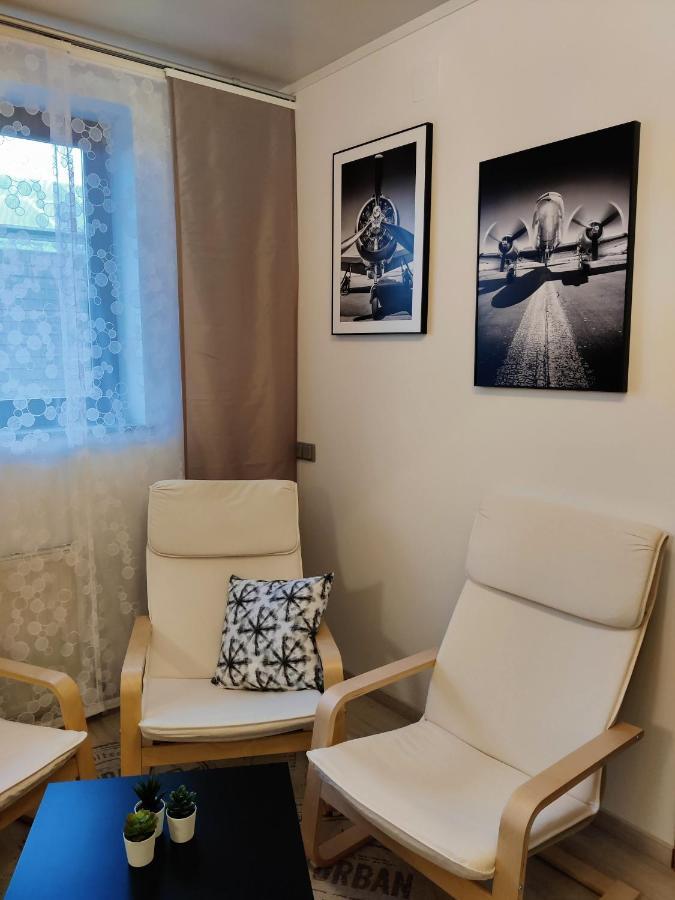 Holiday Home In Quiet Beautiful Area With Two Separate, Modern, Furnished Apartments Deutsch-Wagram Luaran gambar
