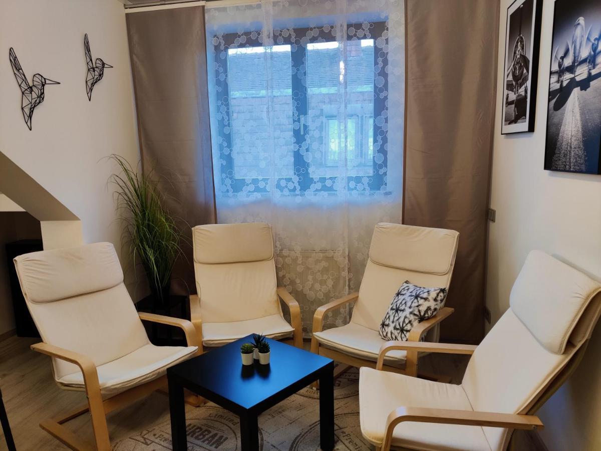 Holiday Home In Quiet Beautiful Area With Two Separate, Modern, Furnished Apartments Deutsch-Wagram Luaran gambar
